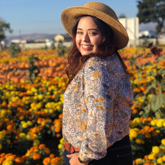 Meet your Posher, Michelle - Picture 1 of 1